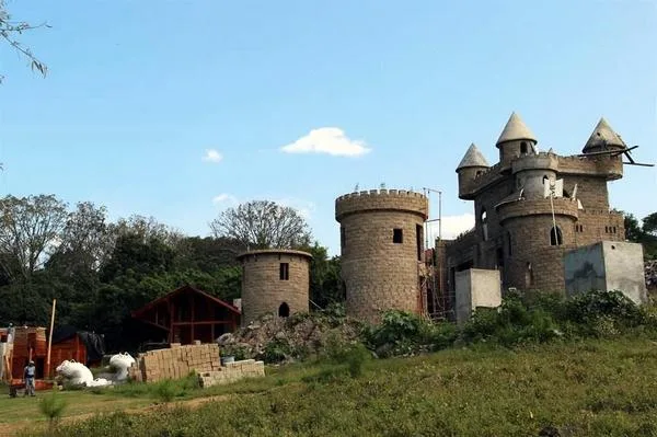Este es el castillo que intentó construir el senador del PAN, José Luis Preciado