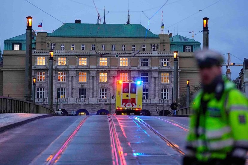 Tiroteo en la universidad de praga