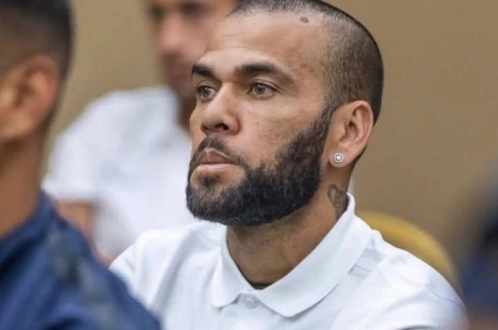 Quien es dani alves? de que se le acusa?