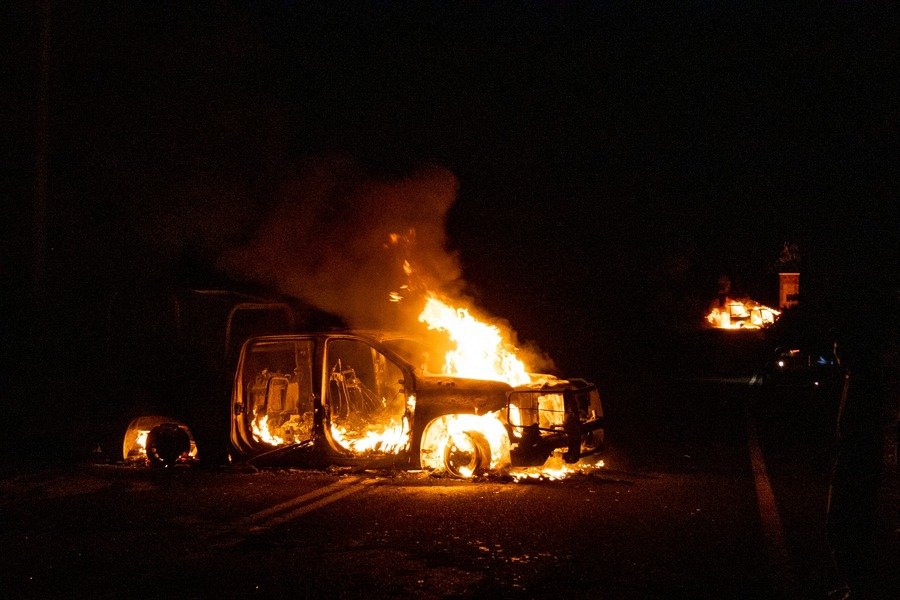Estudiantes de Ayotzinapa se manifiestan tras el asesinado de un compañero en Chilpancingo