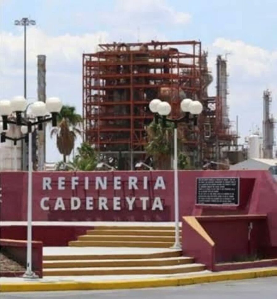 amlo niega que contamine la refineria cadereyta