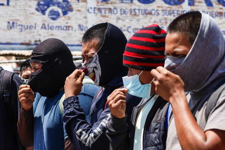 Estudiantes normalistas se manifestaron previamente para la remoción de la fiscal general de Guerrero