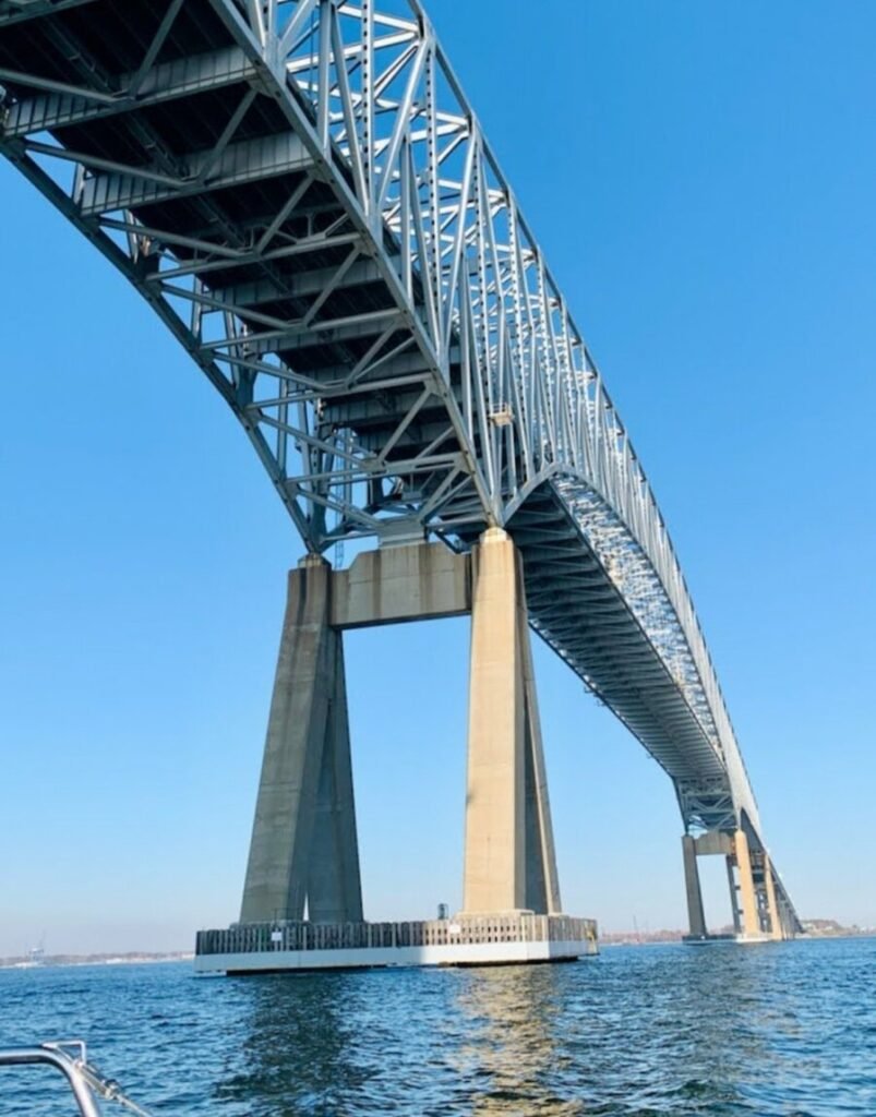 por qué se derrumbo el puentye francis scott en baltimore