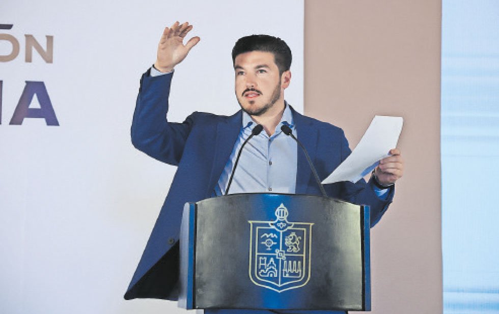 acusan a Samuel Garcia de desvió de 200mdp