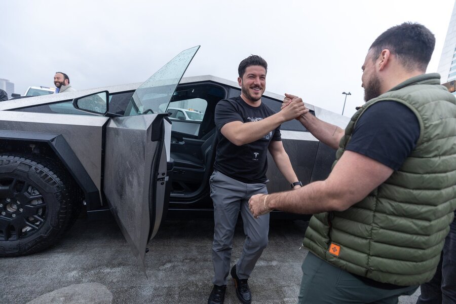 price del tesla cybertruc
