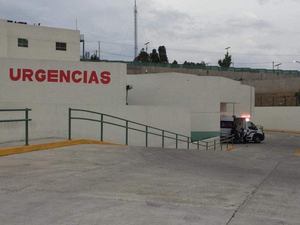 un techo se desplomó en la clinica del imss en cancun