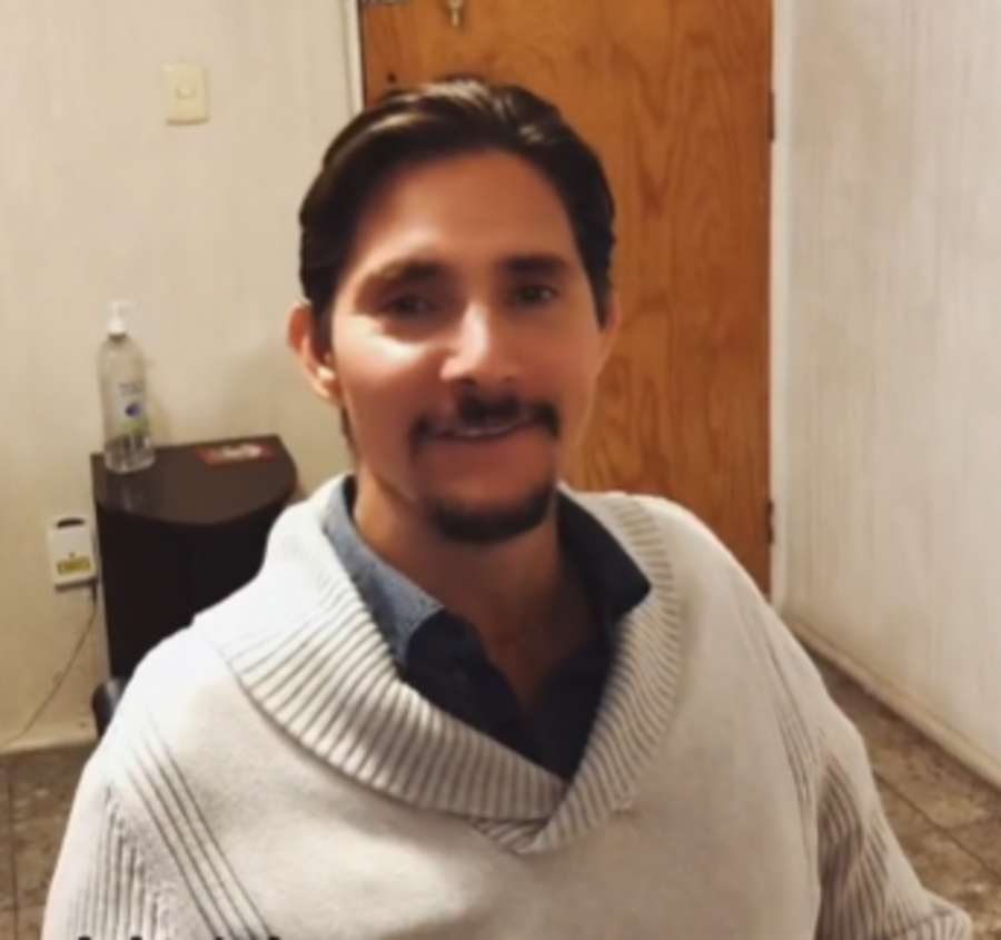 ¿Por qué Roberto González muestra su caso en redes sociales?