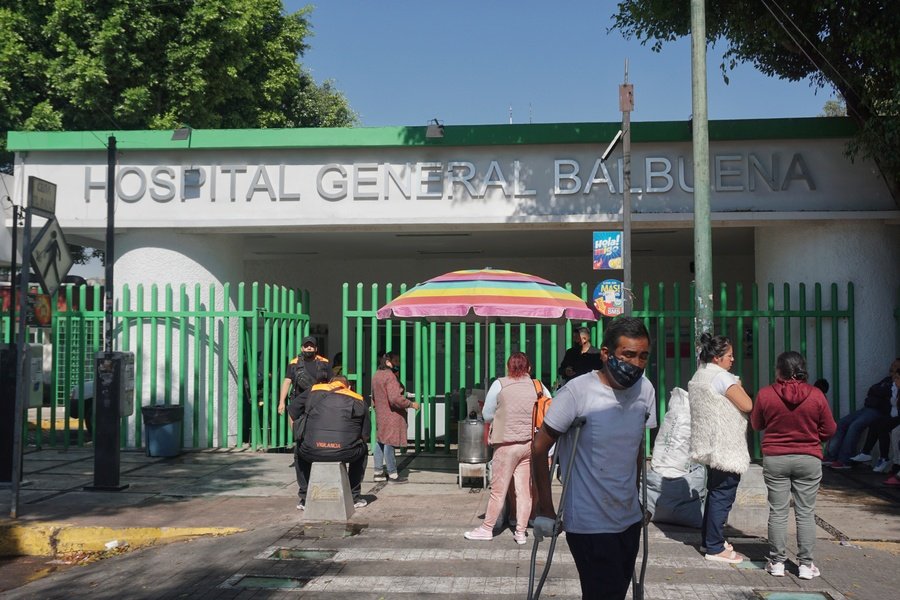 matan a hombre a tiros afuera del hospital balbuena