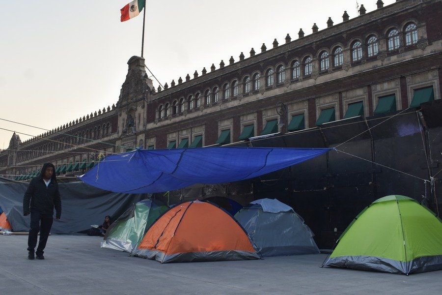 CNTE reubicará plantón ante Marea Rosa