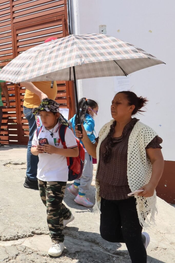 SEP cambia horario de clases por ola de calor