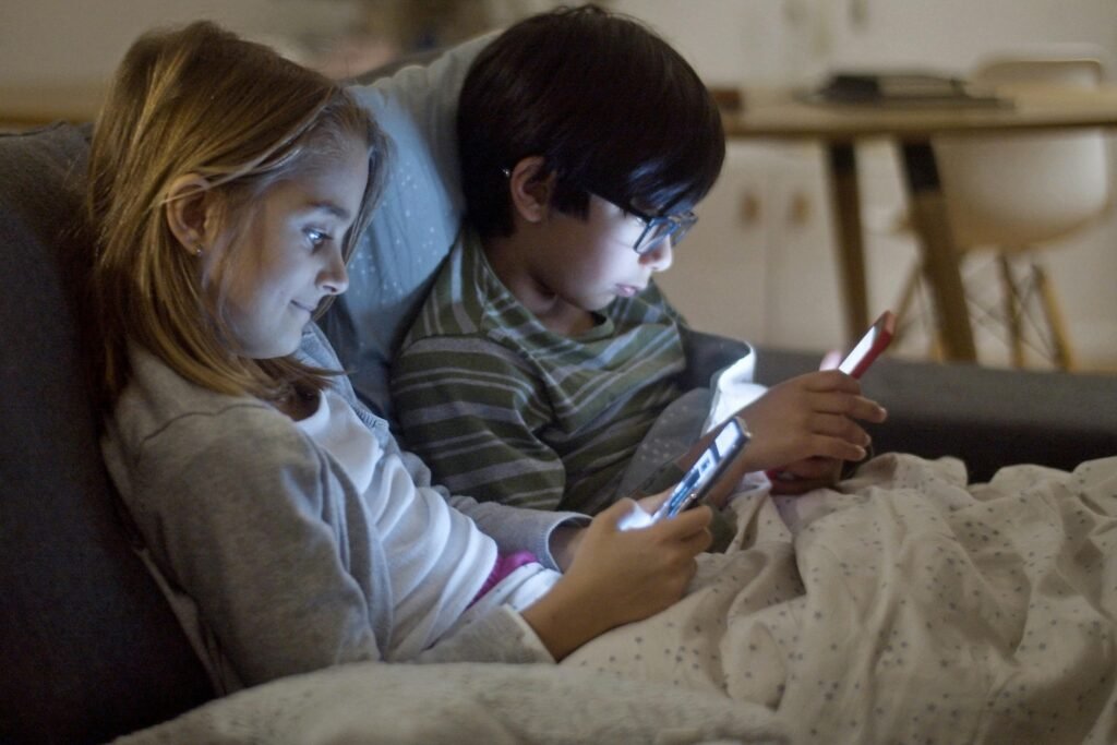 Reino Unido investiga a META por generar adiccion en los niños