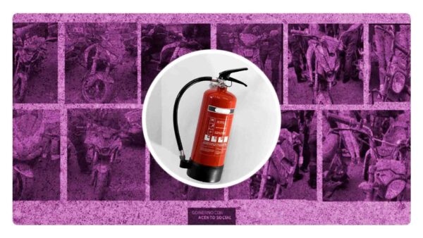 Detienen a 18 motociclistas por arrojar polvo de extintor a transeúntes