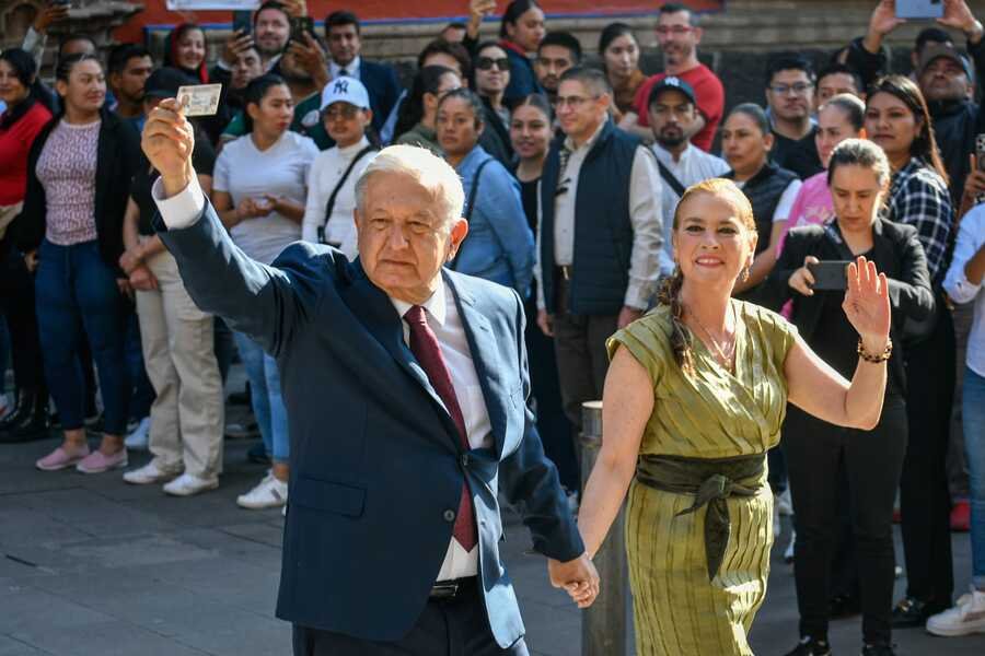 que dijo amlo sobre el libro de su esposa beatriz gutierrez muller