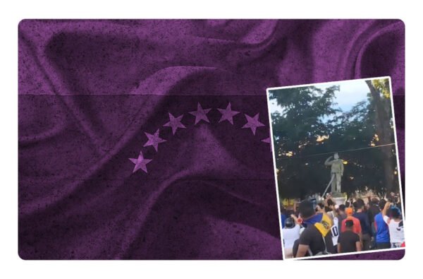 tiran estatuas de chavez en protestas de venezuela