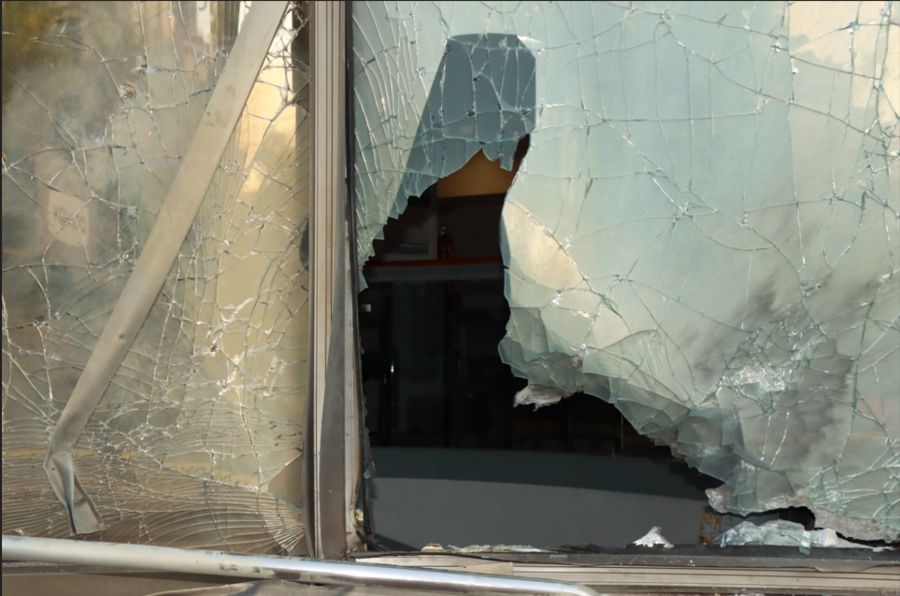 Petardos provocan la explosión en la sede de la Secretaría de Bienestar