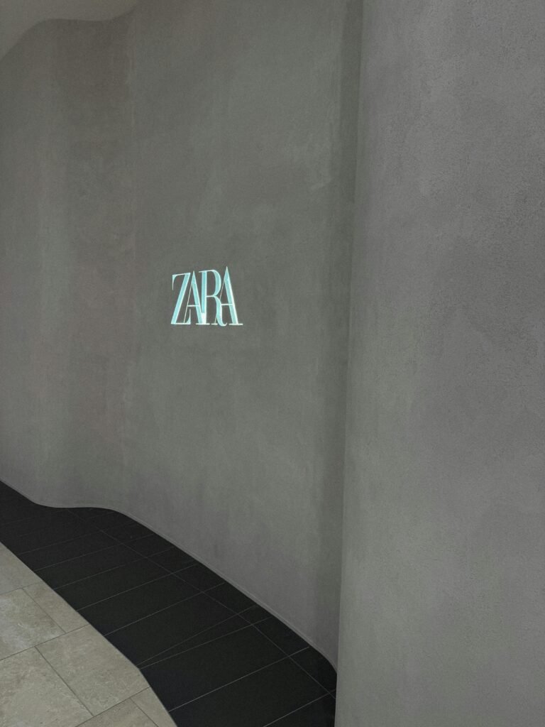 ¿por qué descontinuaron la camiseta para niñas de Zara?