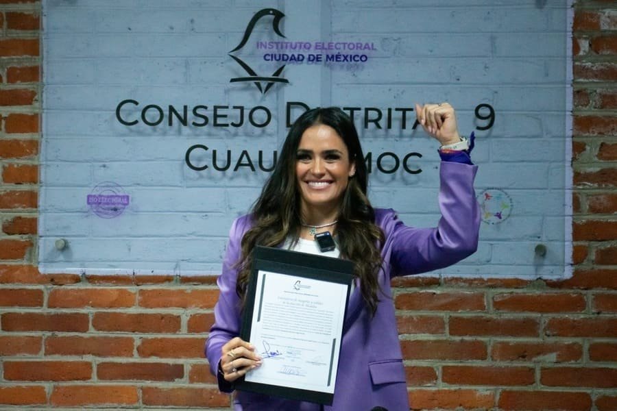 de que partifdo es alessandra rojo de la vega