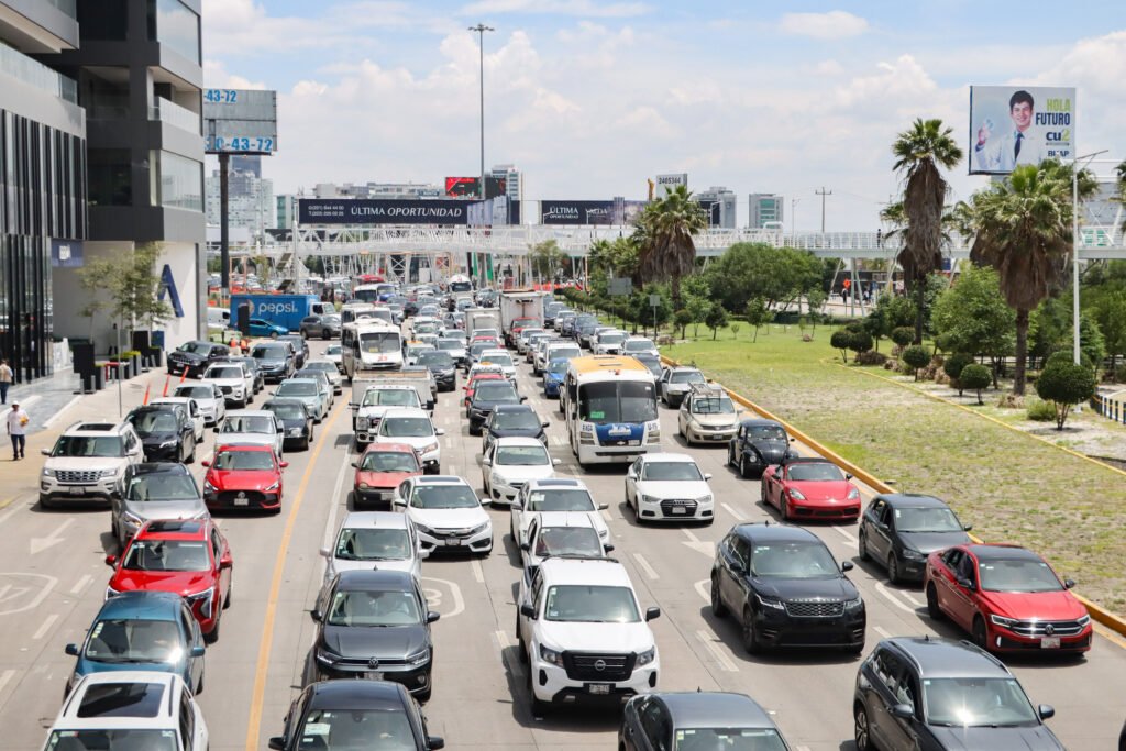SOBESE habilita carril reversible en Avenida Constituyentes