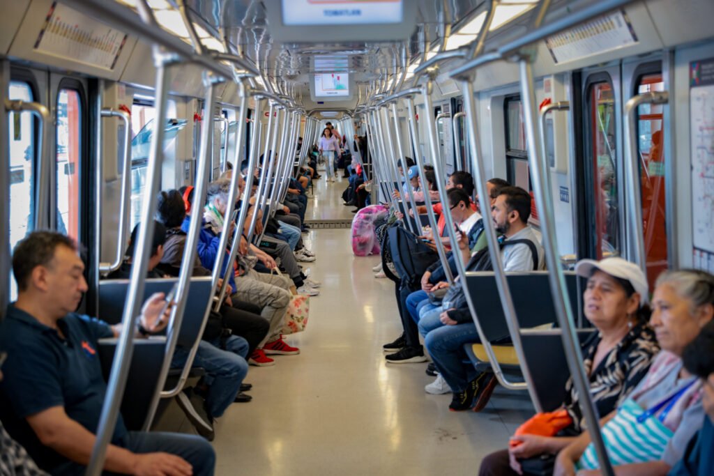 Multas por quedarse dormido en el metro: ¿De cuánto son?