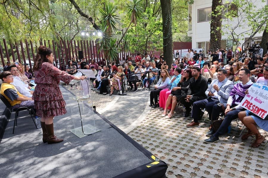 clara brugada anuncia más servicios en la usipt en el día internacional de la visibilidad trans