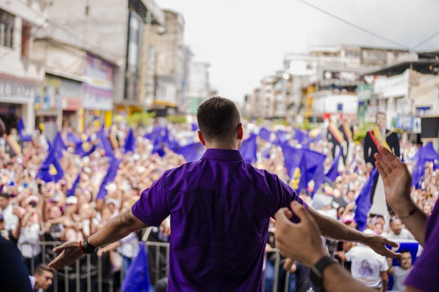 daniel noboa es de derecha o de izquierda