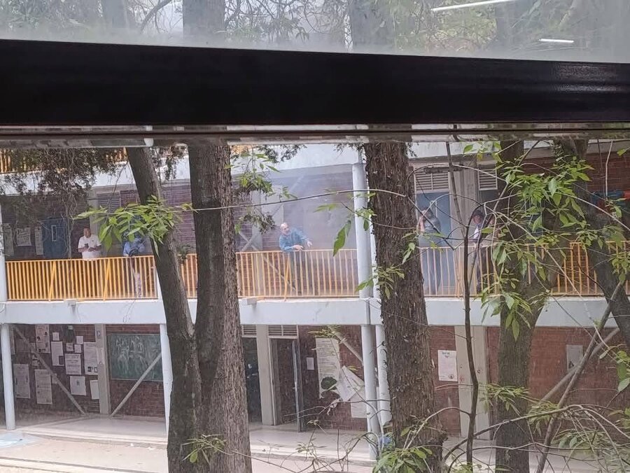 Explosiones dentro de la Prepa 5 de la UNAM fueron por cohetones