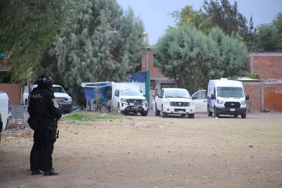 Encuentran cuerpos en fosa clandestina en irapuato