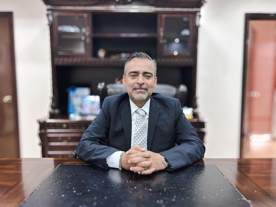 Retiran visa del alcalde de Puerto Peñasco, Óscar Castro