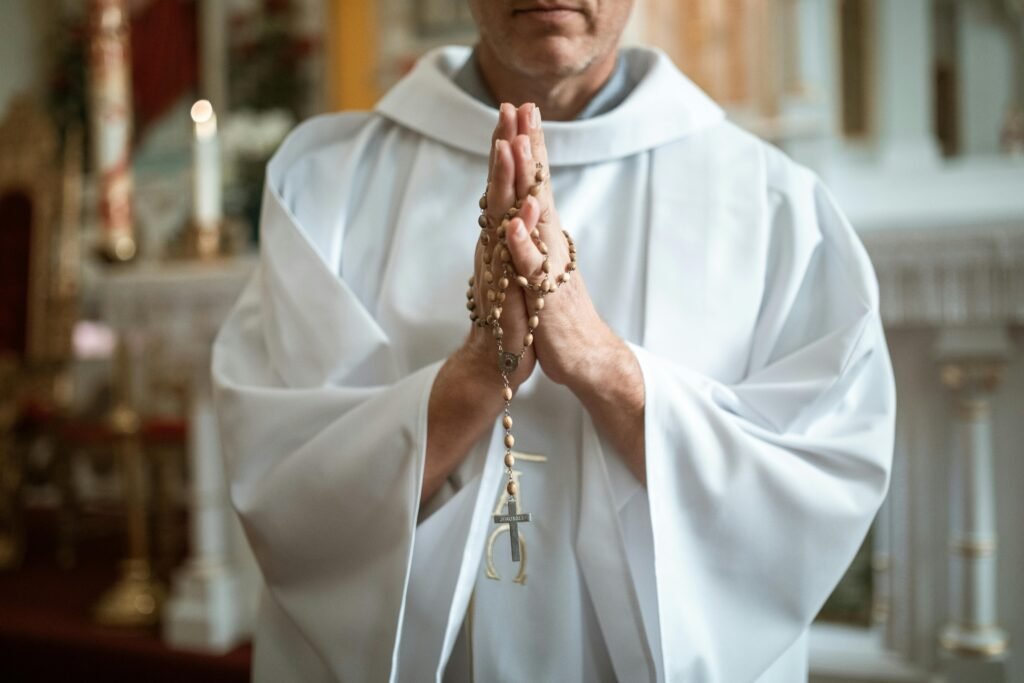 Detenido Antonio Cabrera, sacerdote de los Legionarios de Cristo, por presunta violación a un menor