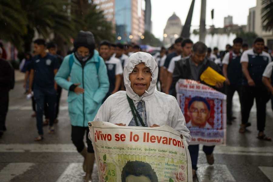 Rosendo Gómez Piedra "renunció" a su cargo como fiscal especial del Caso Ayotzinapa; los padres pedían su destitución desde hace años