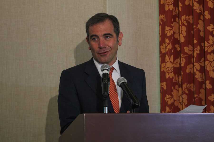 Corte ordena a la SEP eliminar mención de Lorenzo Córdova en los libros de texto sobre actos de discriminación contra pueblos indígenas