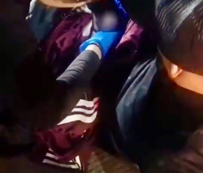 Mujer da a luz en la gam y abandona al bebé