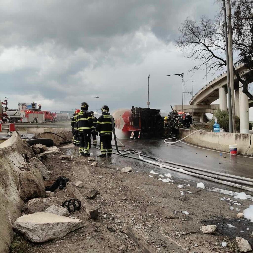 foto de Iztapalapa: explosión de pipa