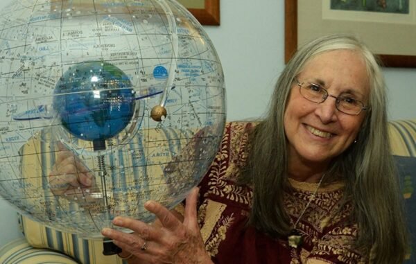 Foto de la científica Julieta Fierro