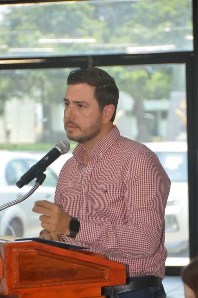 foto para nota de bernardo bravo