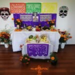 adultos ofrenda dia de muertos