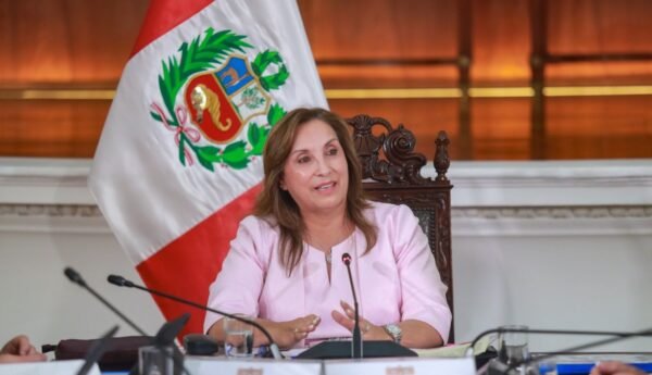 Congreso de Perú destituye a Dina Boluarte