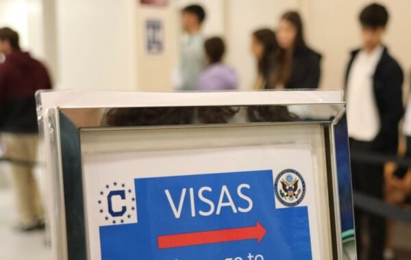 foto para nota de las visas y la revocación de mexicanos por parte de eu