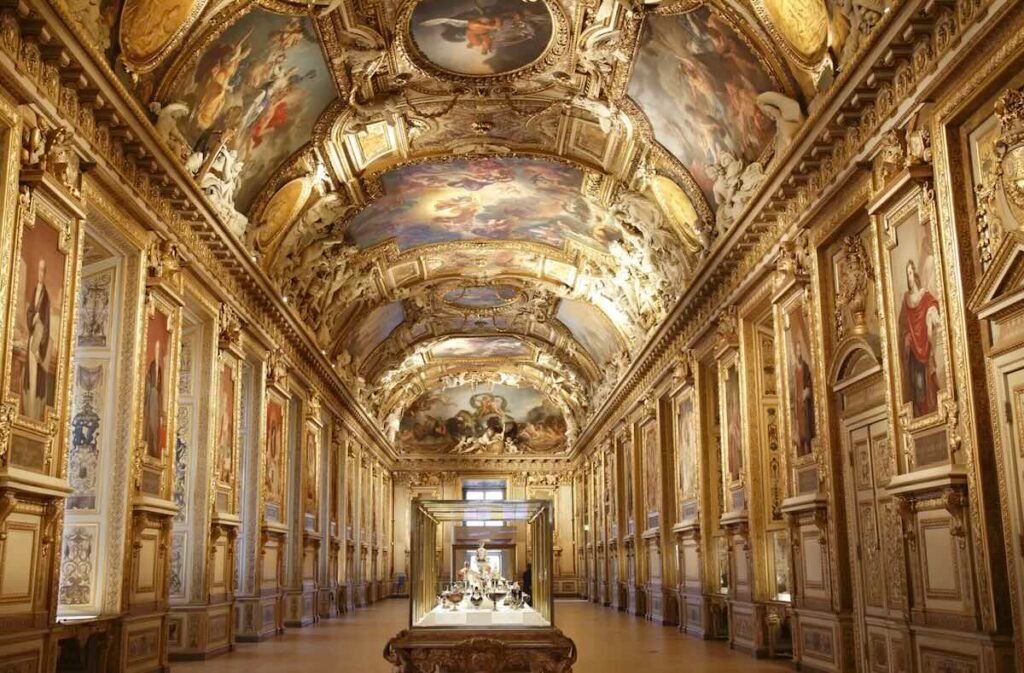 foto para nota del robo en el Museo Louvre