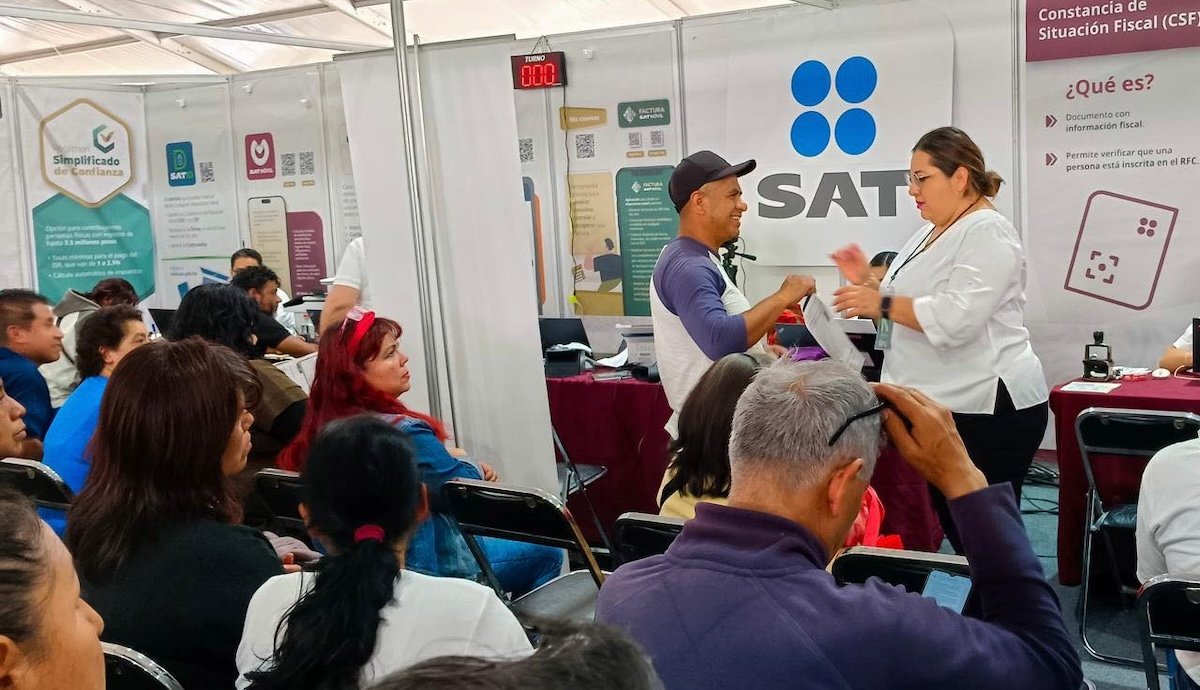 El SAT cobra impuestos por depósitos en efectivo de 15 mil pesos