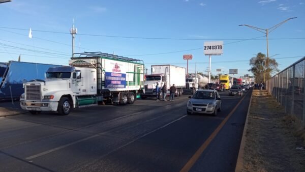 Bloqueo de transportistas en Ecatepec
