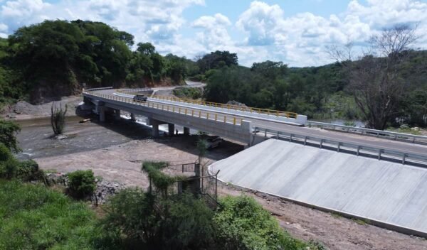 foto de la Carretera San Ignacio-Tayoltita