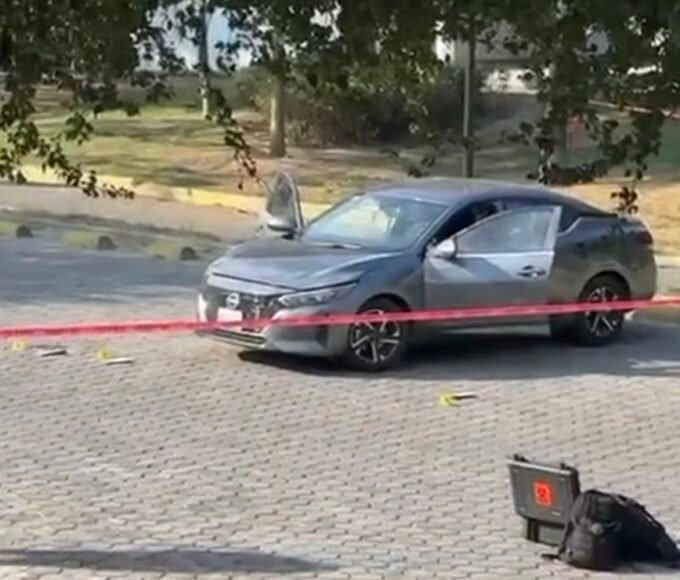 fotos del auto de agentes desaparecidos en jalisco