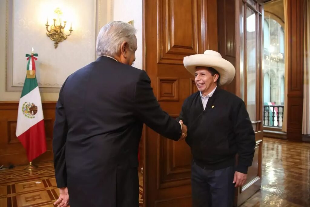 foto de amlo y pedro castillo