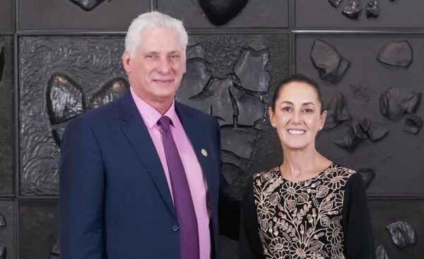 foto de sheinbaum y el presidente de cuba
