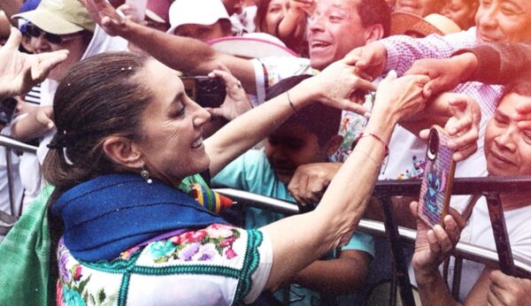 Marcha en favor de Sheibaum