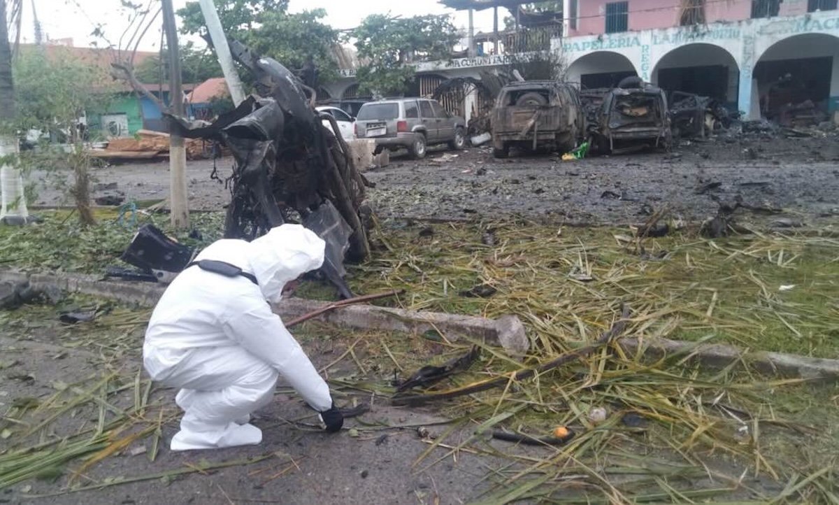 foto del supuesto coche bombe que explotó en coahuayana, michoacán