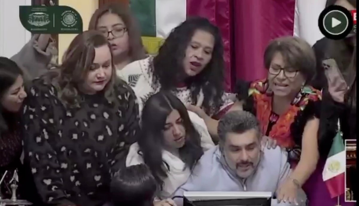 pelea en el Congreso Ciudad de México