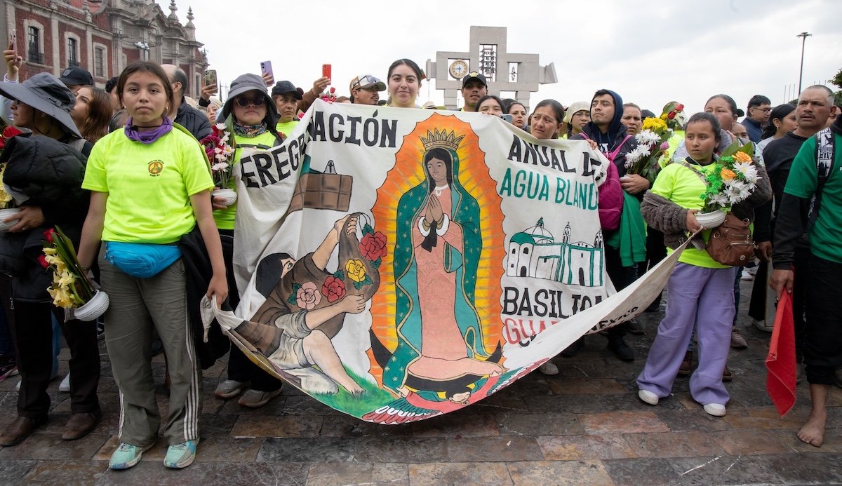 peregrinos en la Basílica de Guadalupe