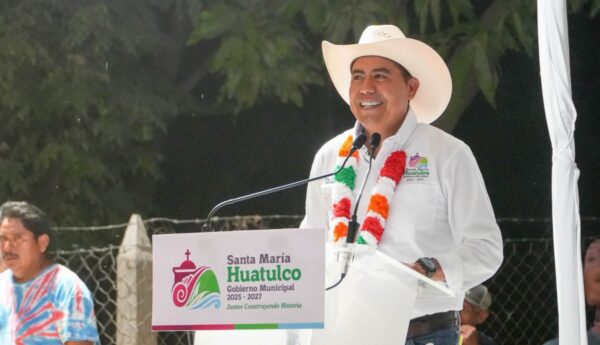 Alcalde de Santa María Huatulco Julio Cárdenas Salinas Pliego